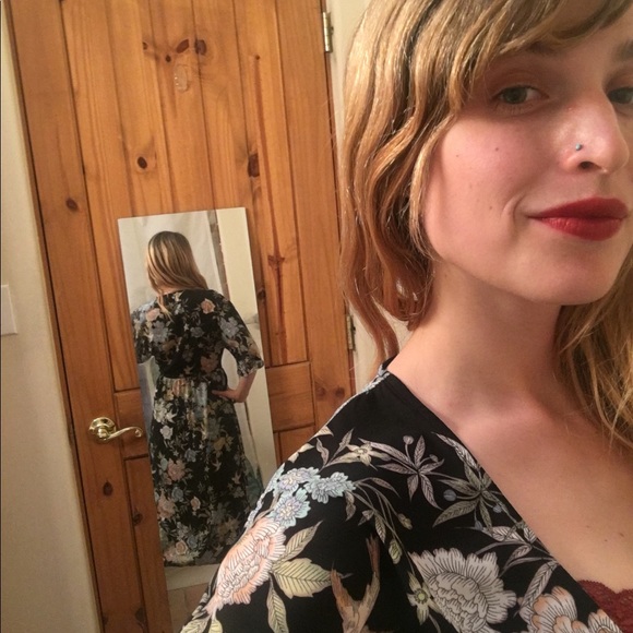 Elegant Floral Dress/Robe - Picture 2 of 8